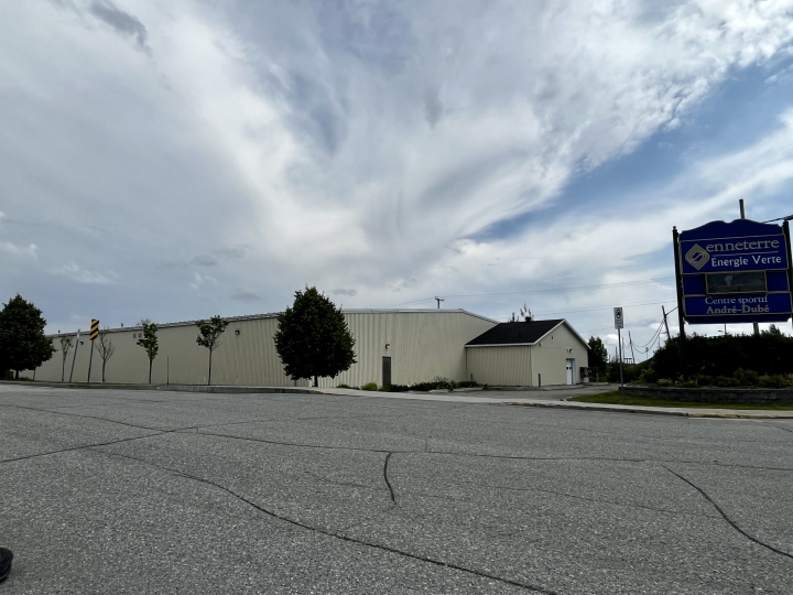 Senneterre reçoit une subvention de près de 2,4 millions de dollars pour la modernisation de son aréna.